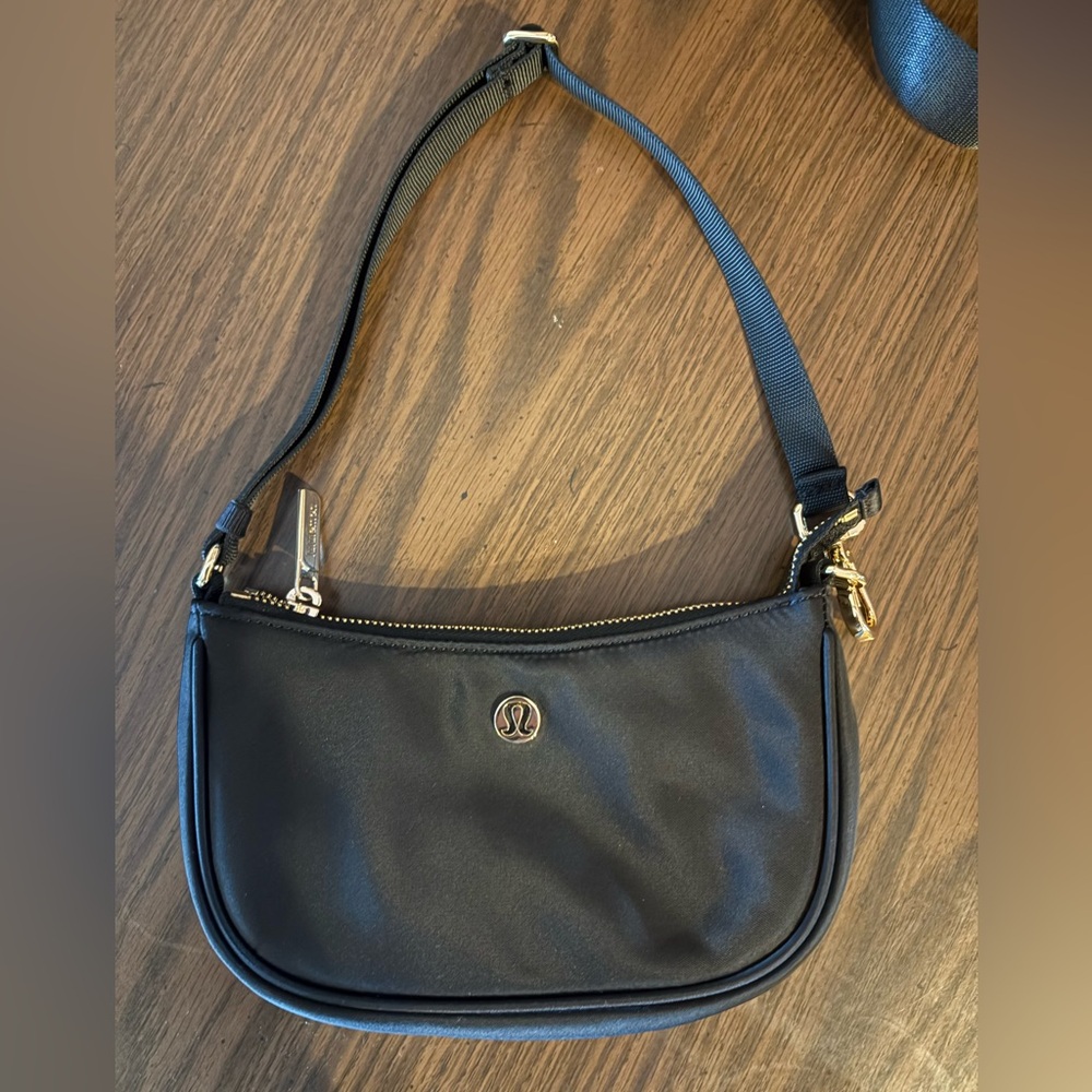 Lululemon City Essentials Mini Bag